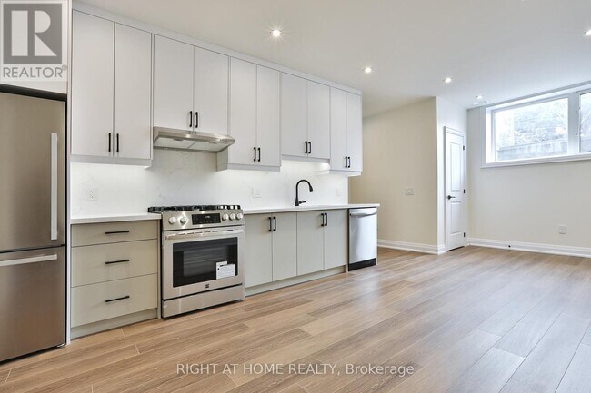 Photo - 2 - 39 FIFTEENTH STREET Unit 2