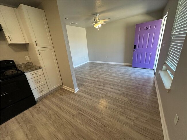 Photo - 901 Parmer Ave Unidad 5