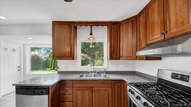 Photo - 118 Van Etten Blvd
