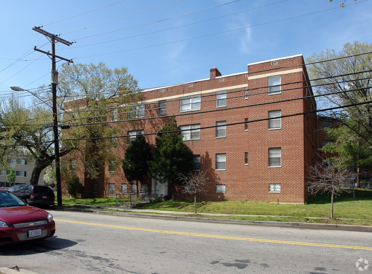 Photo - 760 Chesapeake St SE