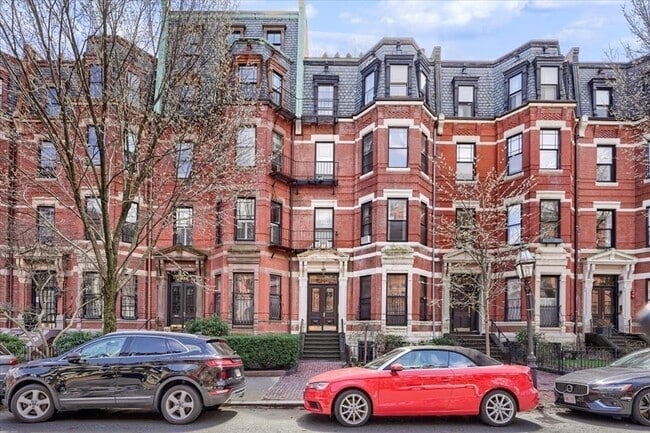 Building Photo - 240 Marlborough St Unit 3B Rental