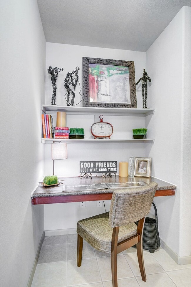 Travis - 2x2 1296 - Desk