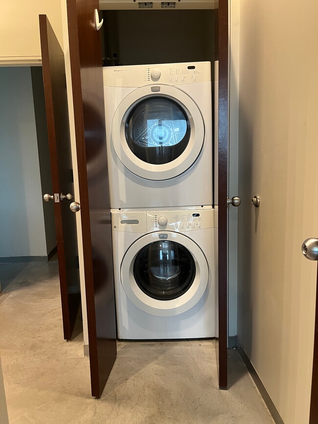 Washer/dryer laundry in bathroom closet - 5601 Smetana Dr Unit 306