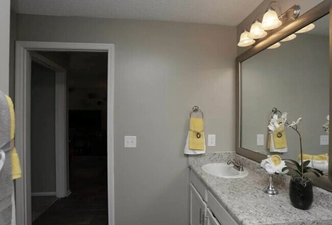 Photo - 222 Caledon Ct Unit 222