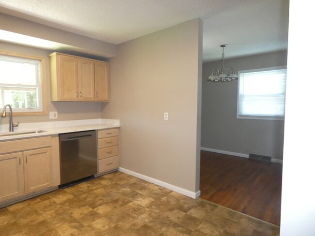 Photo - 5200 N Manchester Ave