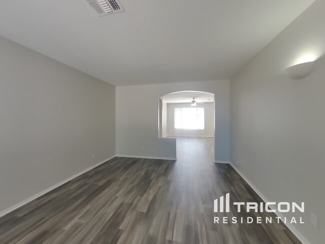 Photo - 4333 E Ivanhoe St