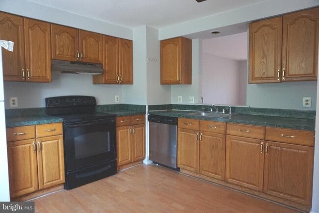 Photo - 19 Shady Spring Pl