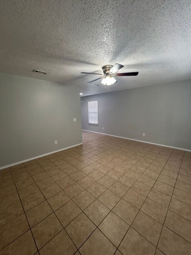 Photo - 3503 SW Victoria Pl Unit 3503 SW Victoria Pl Apt 2