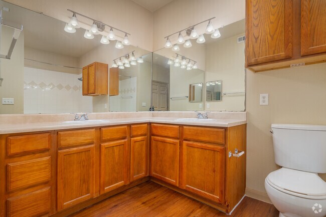 2BR, 2BA - 1097SF Bathroom 2 - Vista Ridge Apartment Homes