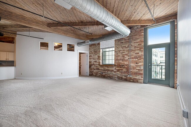 Building Photo - 940 Monroe Ave NW Rental