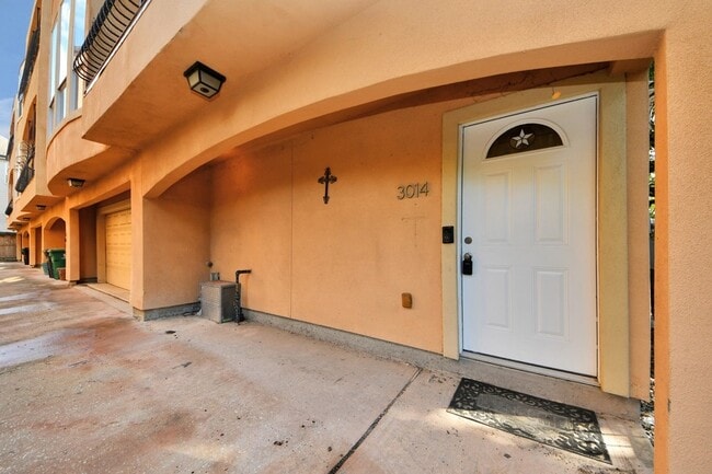 Photo - 3014 Chenevert St