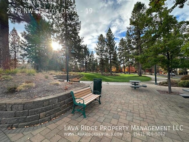 Building Photo - 2573 NW Shields Dr