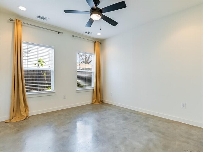 Photo - 3107 Lyons Rd