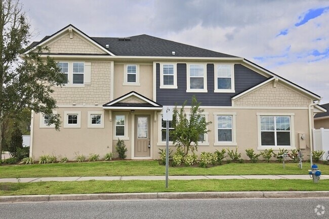 Building Photo - Beautifully Appointment 3/2 Modern Townhom... Rental