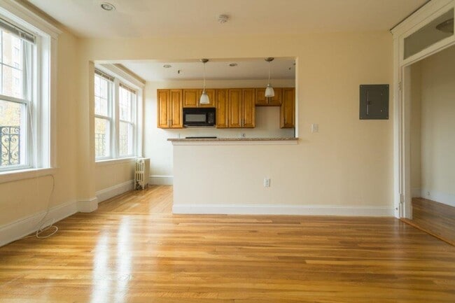 288 Chestnut Hill Ave