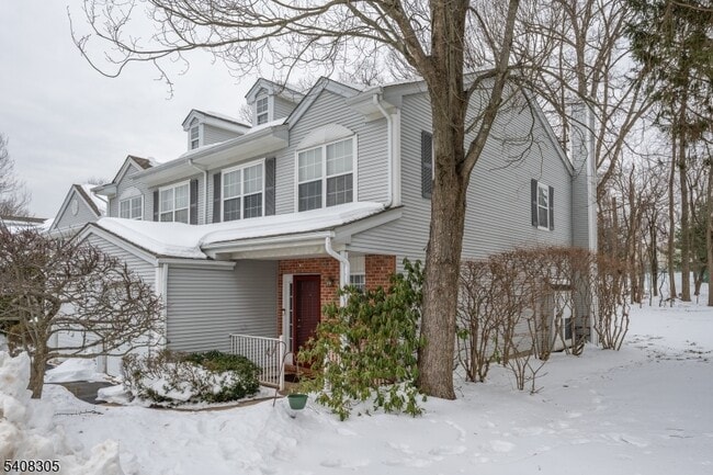 Building Photo - 63 Hickory Way