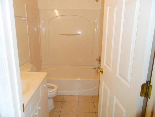 Photo - 1327 N Park Ave Unit #1 - 4 bed by Honors