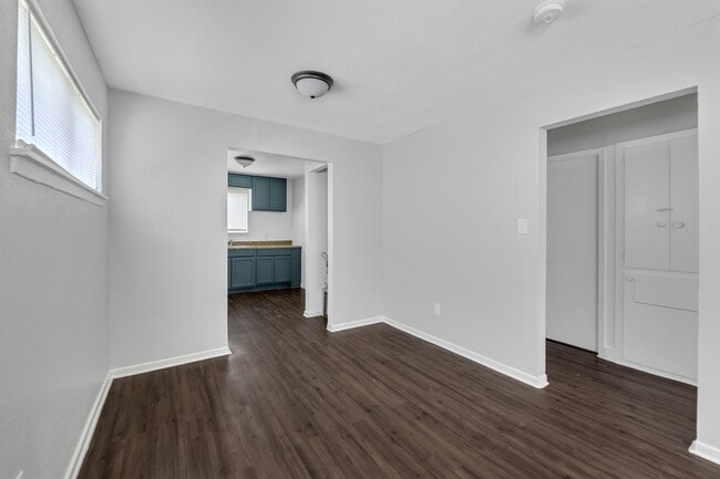 Building Photo - 5716 Pickfair St Unit 1 Rental