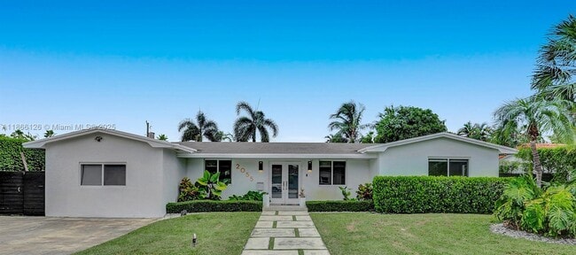 Photo - 2055 NE 202nd St Casa
