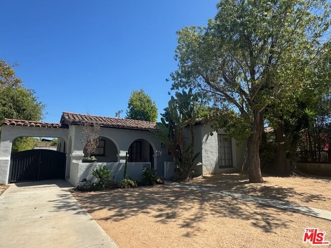 Building Photo - 1530 S Ogden Dr Rental