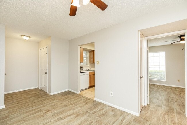 Photo - 2800 Jeanetta St Unidad 2805