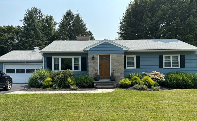Building Photo - 2702 E Colvin St Rental