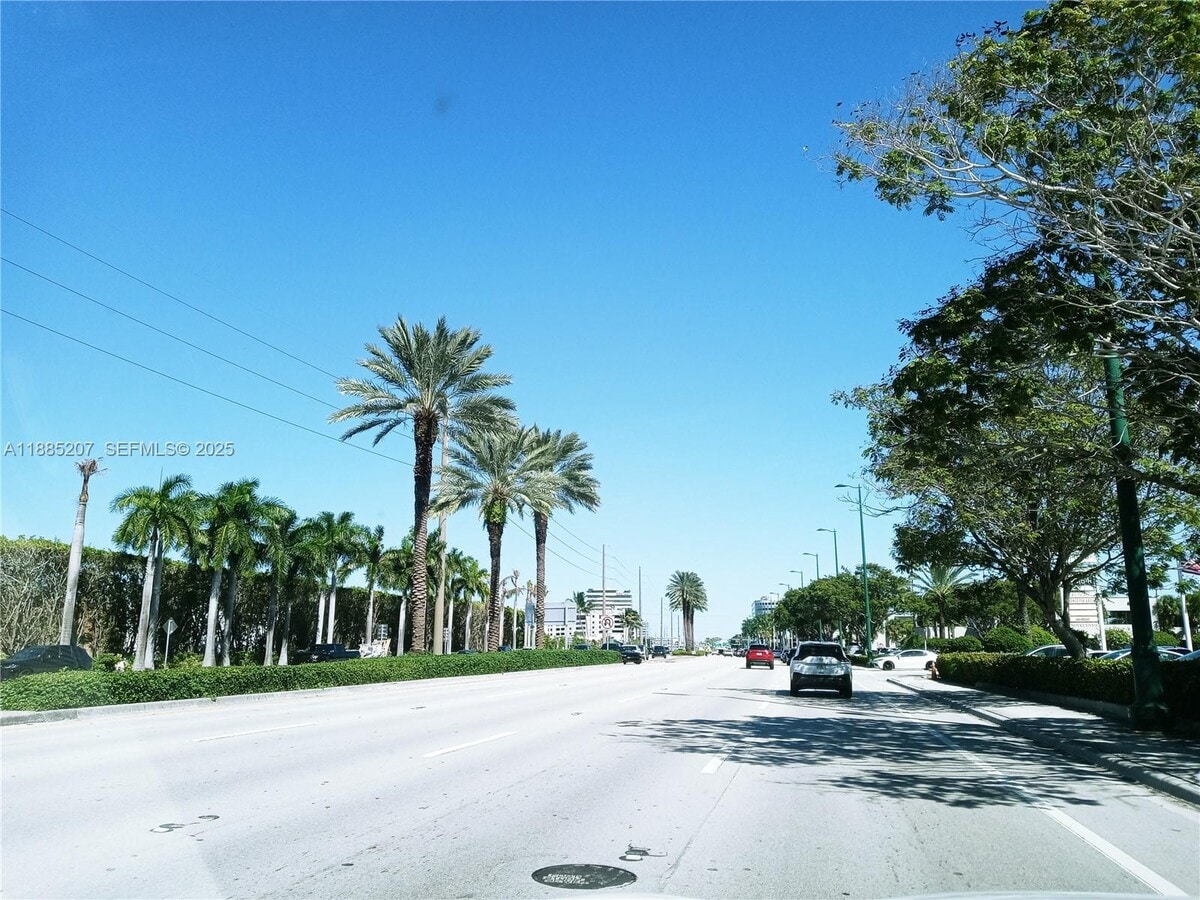 Photo - 20400 W Country Club Dr Unit 303