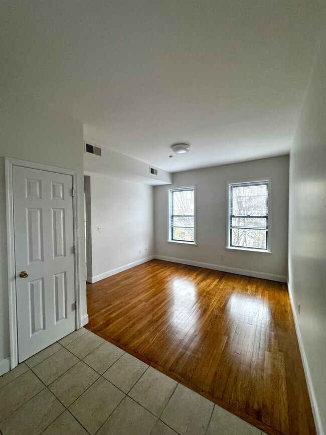 Photo - 65 Summit Ave Unidad 304