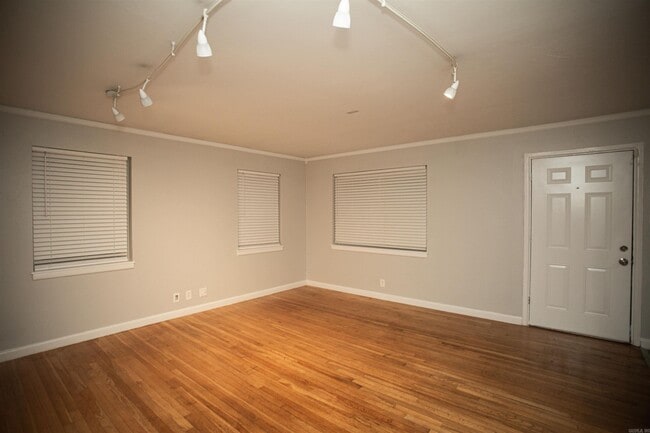 Photo - 19 Fairmont Dr