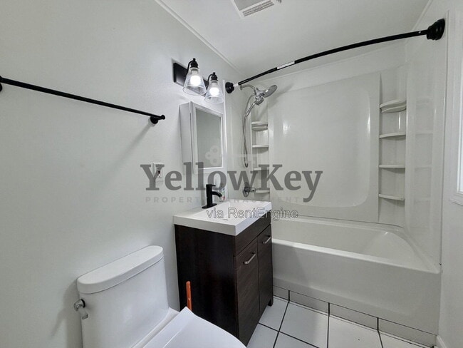 Photo - 121 S 4th St