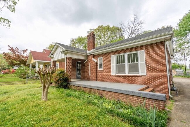 Photo - 505 Malone Cir