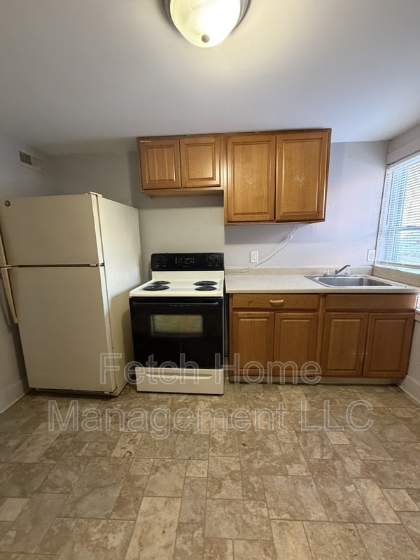 Photo - 238 W Mifflin St