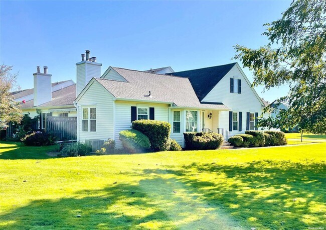 Photo - 2555 Youngs Ave