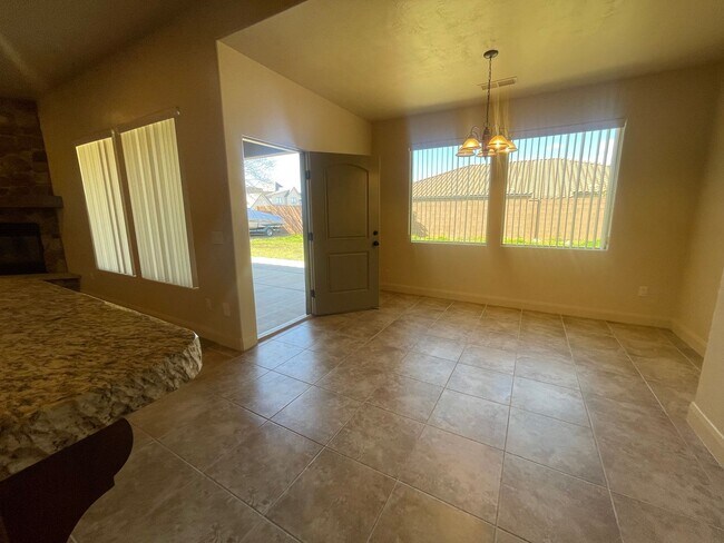 Photo - Great home and Pet Friendly!! ADA tub/shower