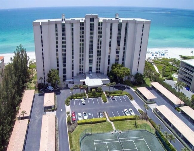 Building Photo - 2425 Gulf of Mexico Dr Unit 11F Rental