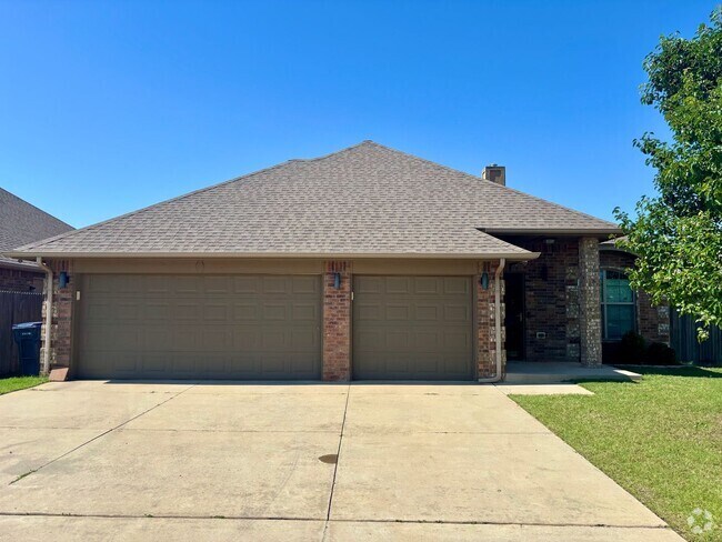 Building Photo - Wonderful 3 Bed 2 Bath Home in Yukon