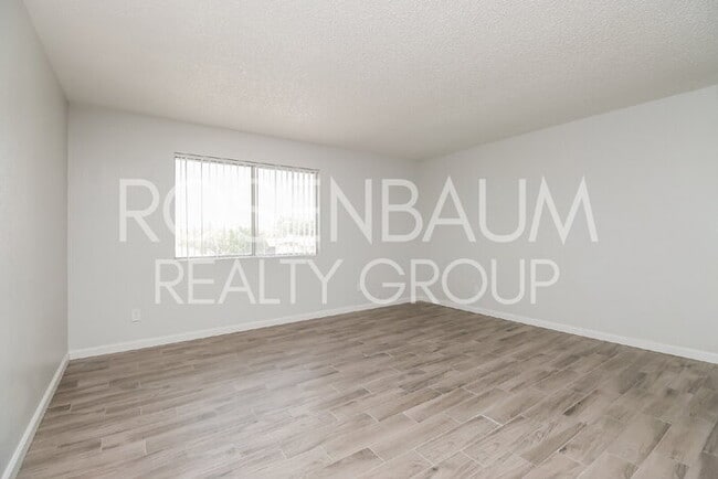 Photo - 1050 W University Dr Unit 202