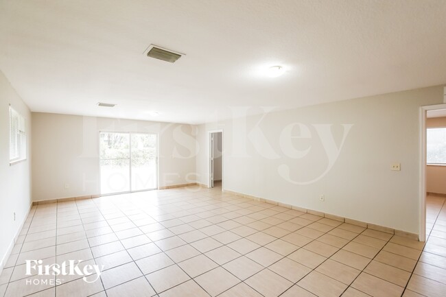 Photo - 405 NW 7th St