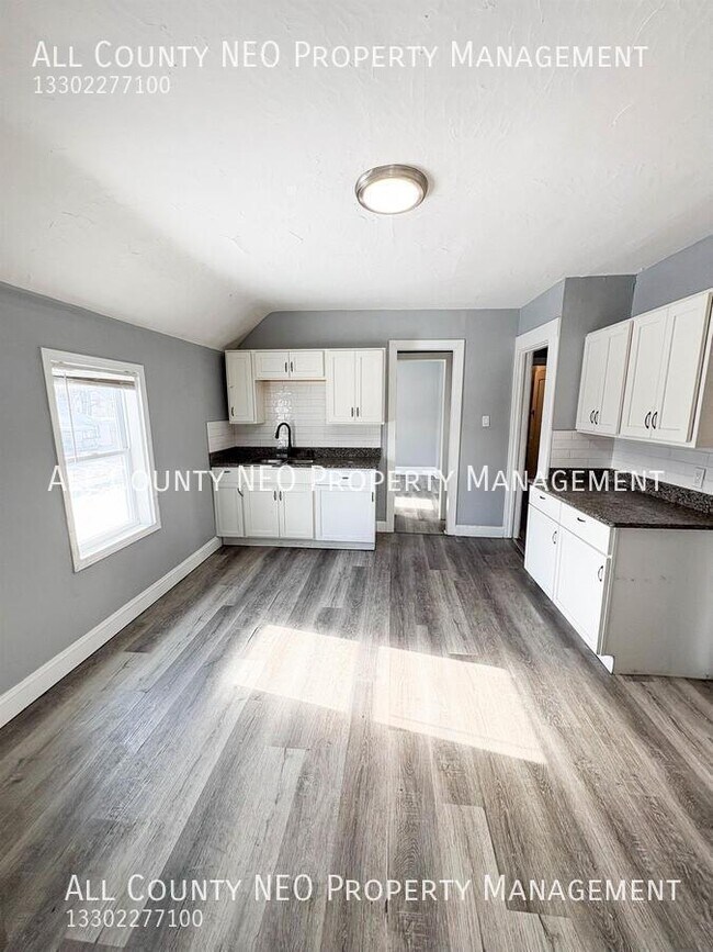 Photo - 3320 W 56th St Unit Upper