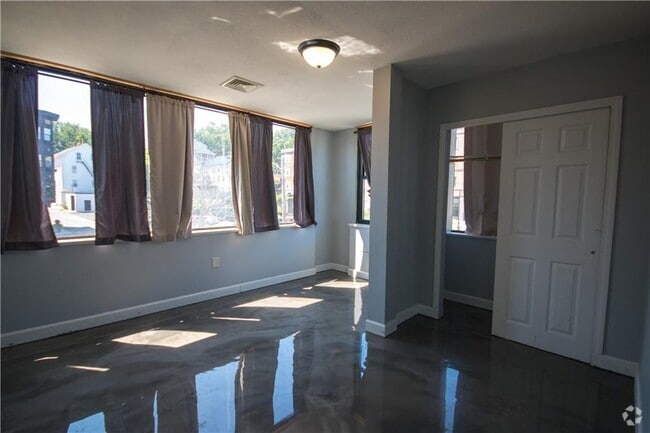 Building Photo - 285 Main St Unit 2 Rental