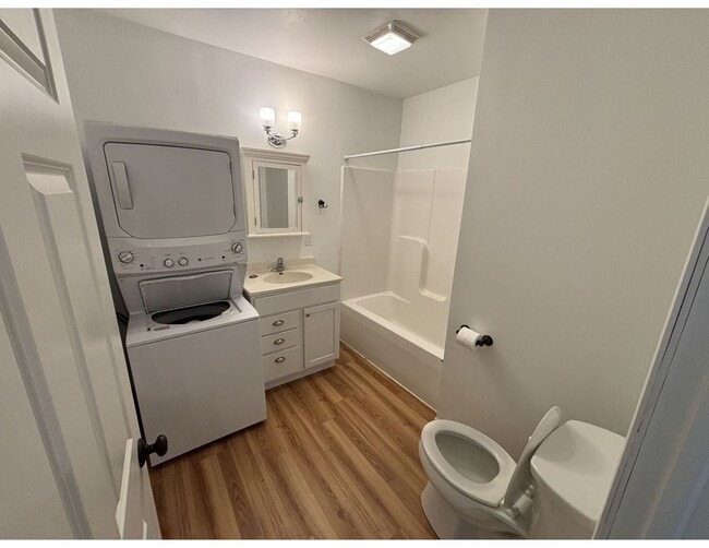 Photo - 107-109 Youlon St S Unit 107