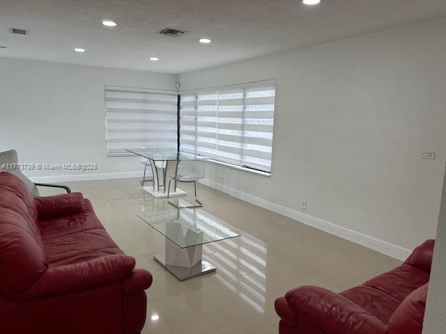 Photo - 6458 Evans St