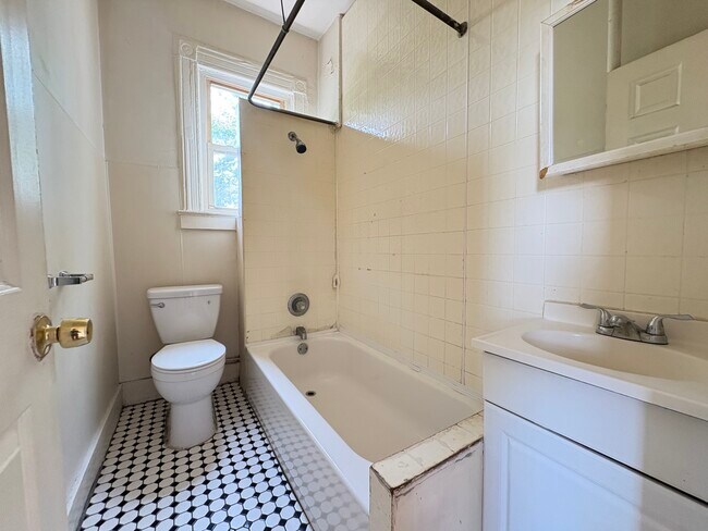 391 Forrest St 7 - 387 Forrest St Unit 7