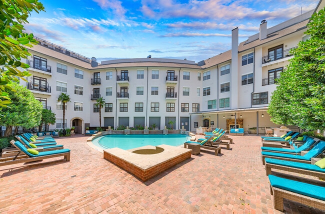 Photo - MAA Addison Circle