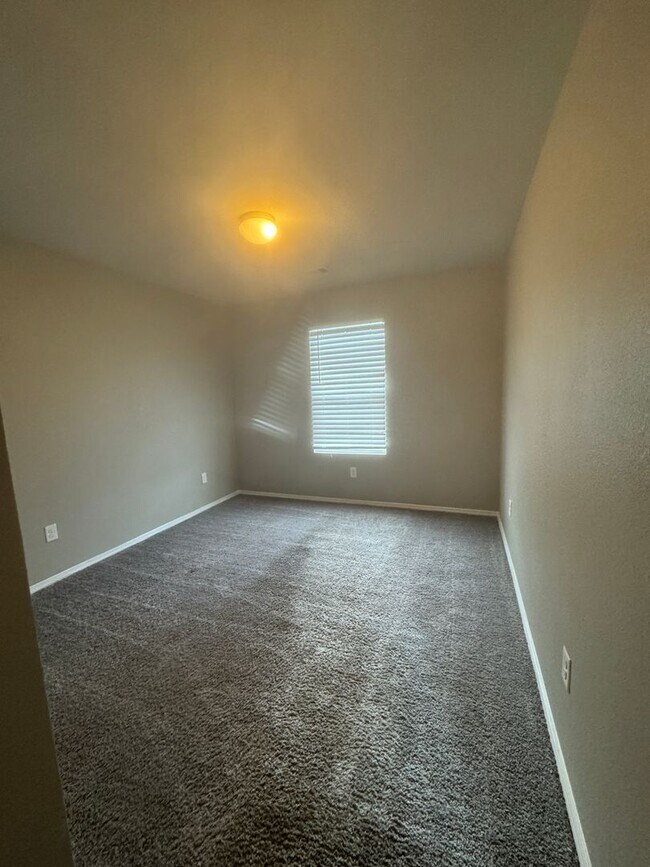 Photo - 3 Bed / 2 Bath Available Now!