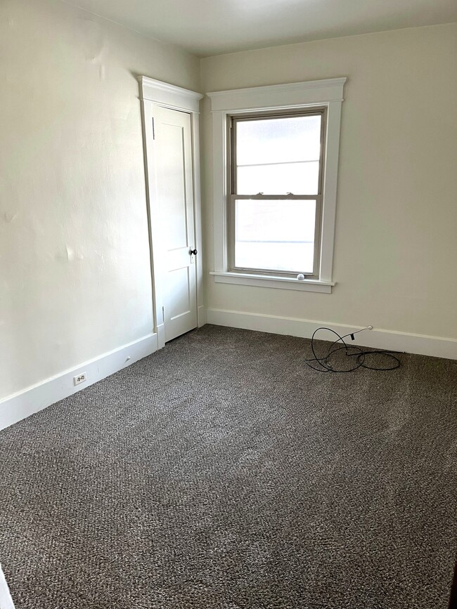 Photo - 225 W 18th St Unidad 2