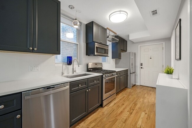 1427 W Superior St