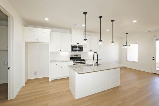 Photo - 19151 Sierra Madre Dr