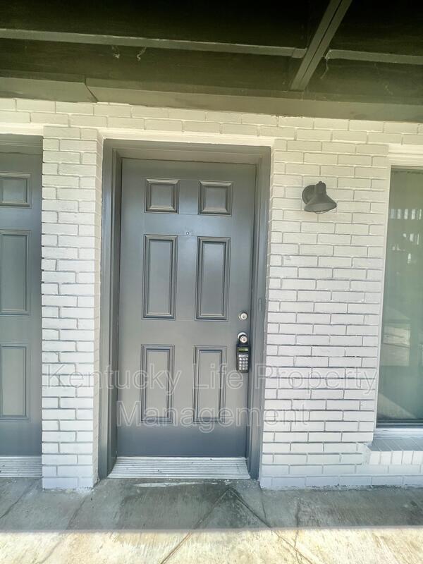 Photo - 1685 Alexandria Dr