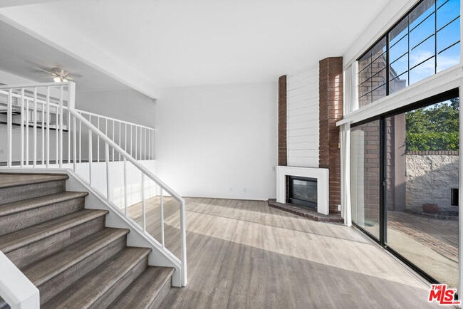 Photo - 4640 Glencoe Ave Unidad 2